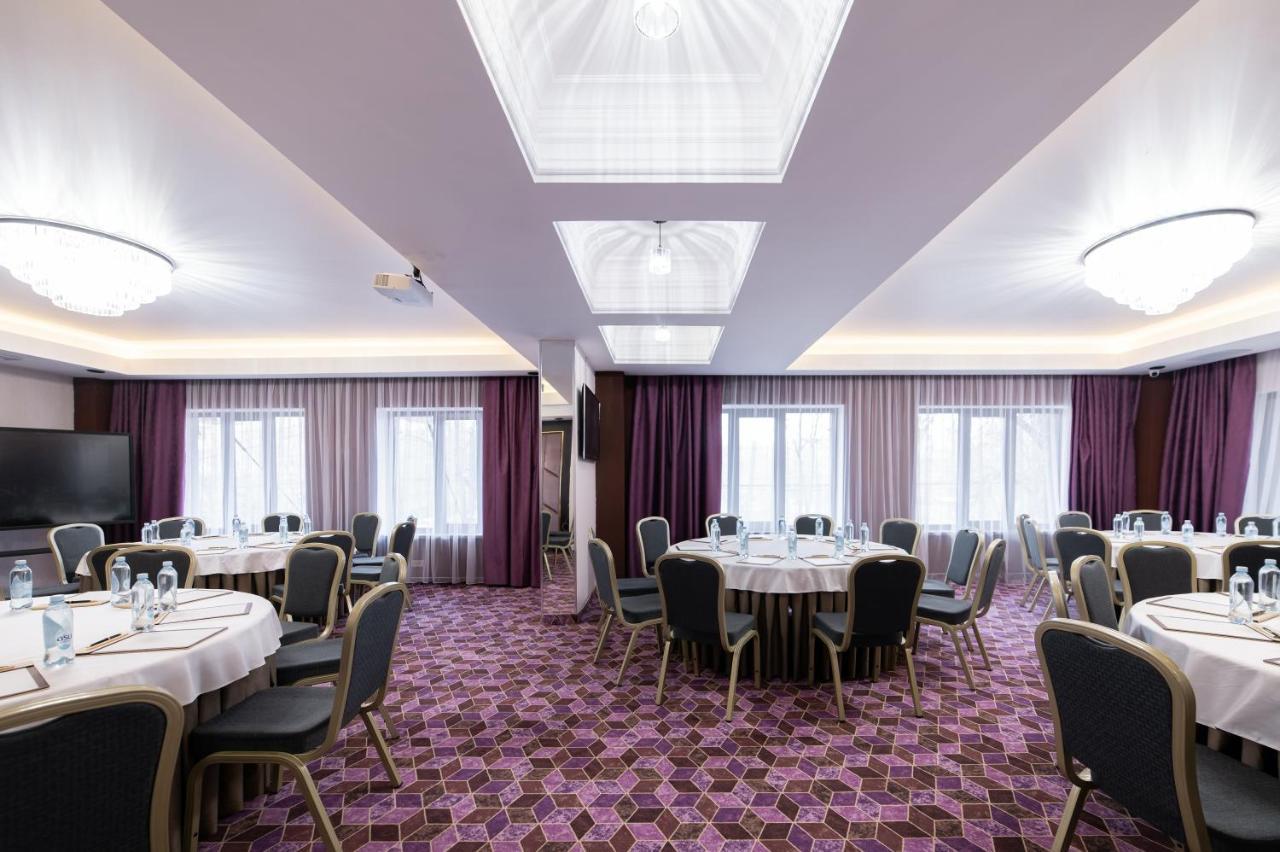 Orient Hotel Bishkek Exterior photo