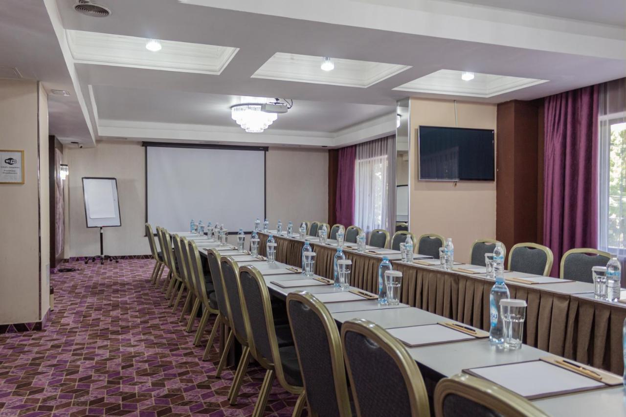 Orient Hotel Bishkek Exterior photo