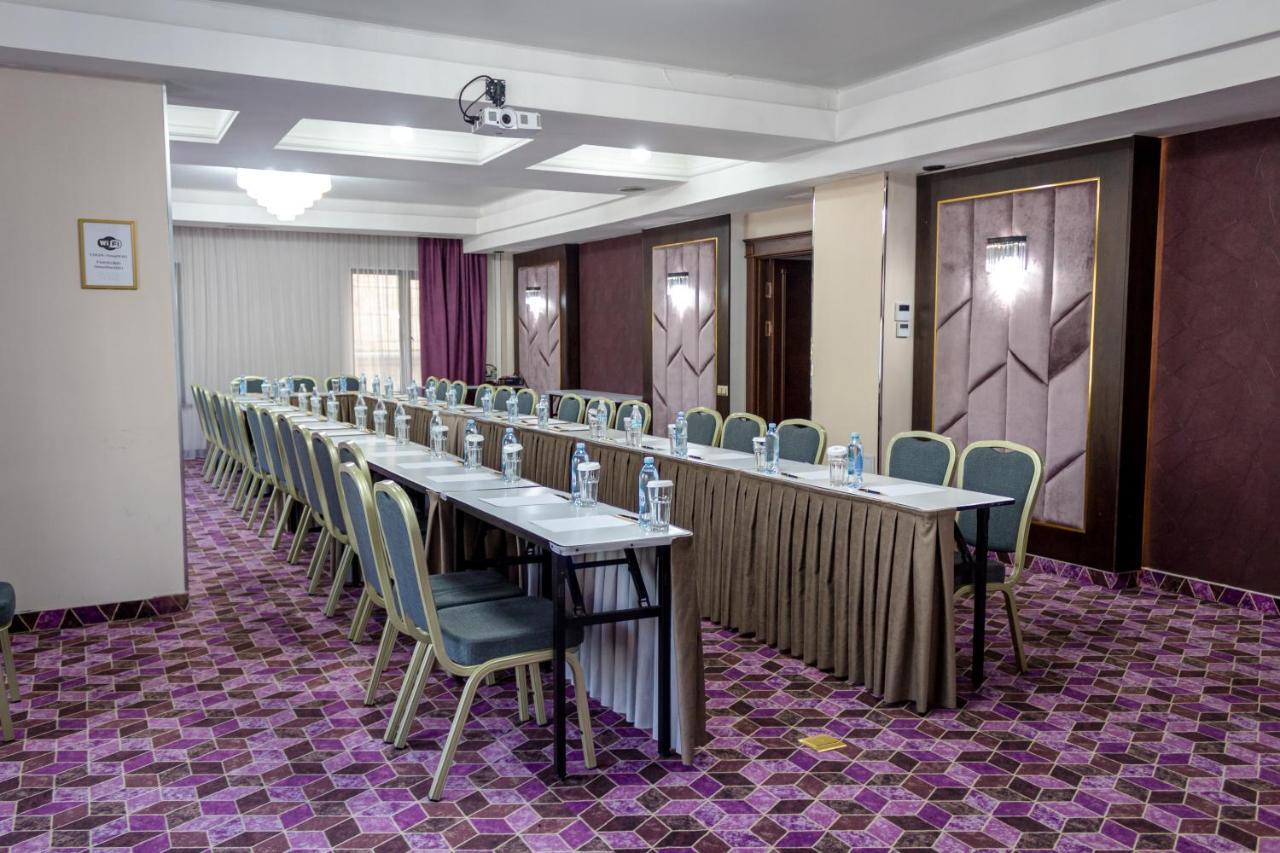 Orient Hotel Bishkek Exterior photo